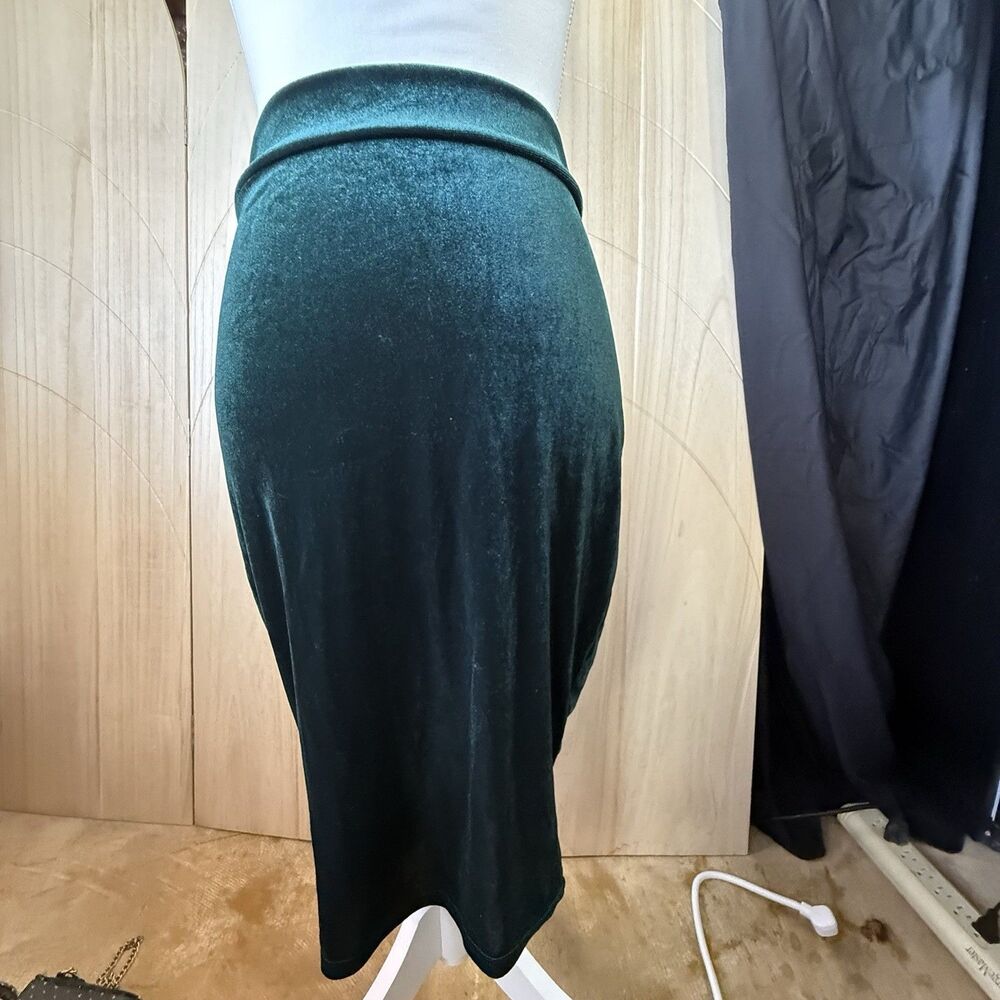 VTG 90s Emerald Green Velvet Midi Skirt Whimsigoth Gothic Dark Cottagecore M